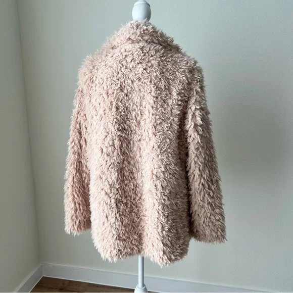 Plush Faux Shearling Jacket - Picture 6 of 7